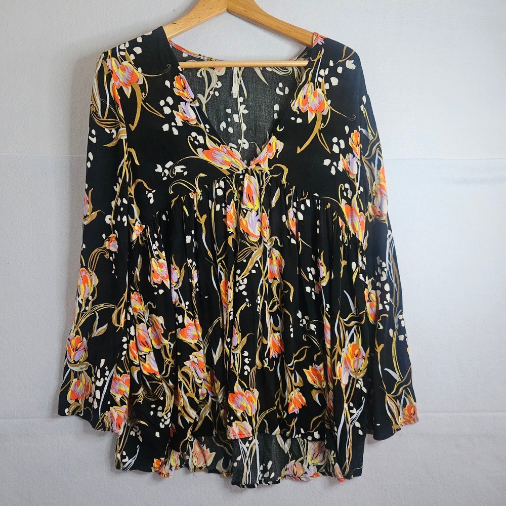 Free People Floral Tulip Babydoll Tunic‎ Top Black V-Neck Long Sleeve Size M